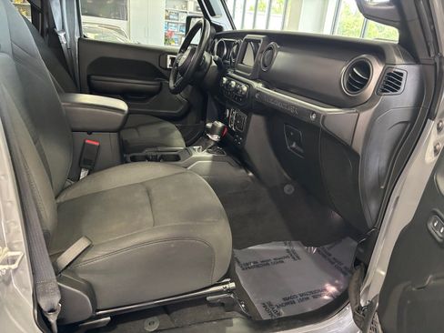 Used 2021 Jeep Wrangler Unlimited Sport image 19