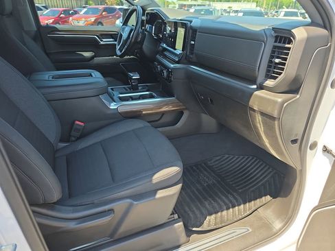 Used 2022 Chevrolet Silverado 1500 LT w/ All Star Edition Plus AWD/4WD image 32