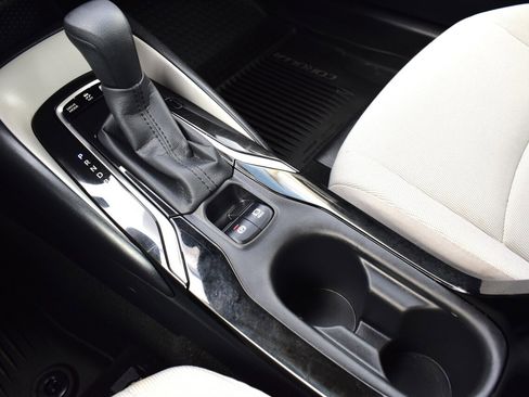 Used 2021 Toyota Corolla LE image 22