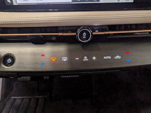 Used 2023 Nissan Ariya AWD image 22