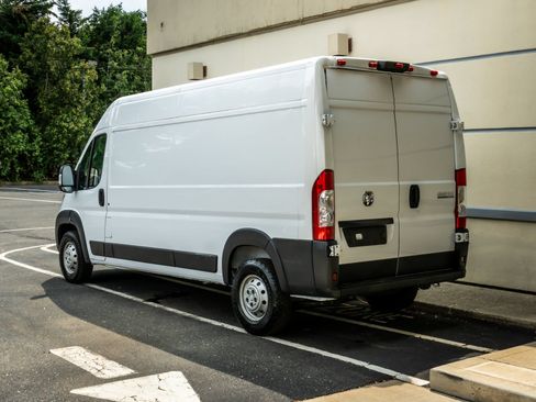 Used 2023 RAM ProMaster 2500 FWD image 5