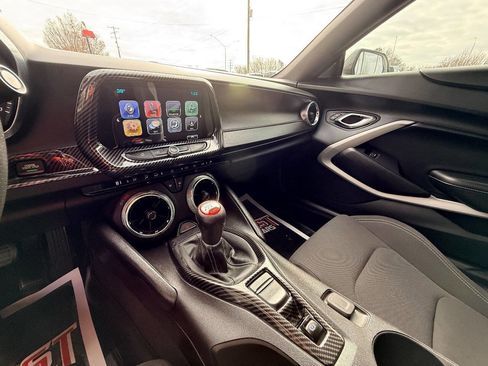 Used 2018 Chevrolet Camaro SS image 26