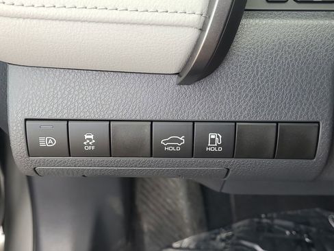 Used 2019 Toyota Camry XLE w/ Carpet Mat Package FWD image 27