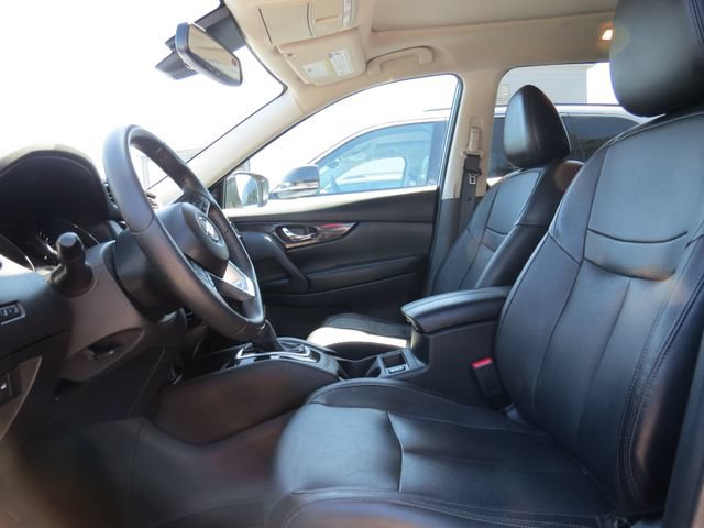 Used 2017 Nissan Rogue SL w/ SL Premium Package FWD image 9