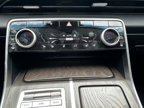 Used 2023 Genesis GV80 2.5T w/ Prestige 20" Package image 27