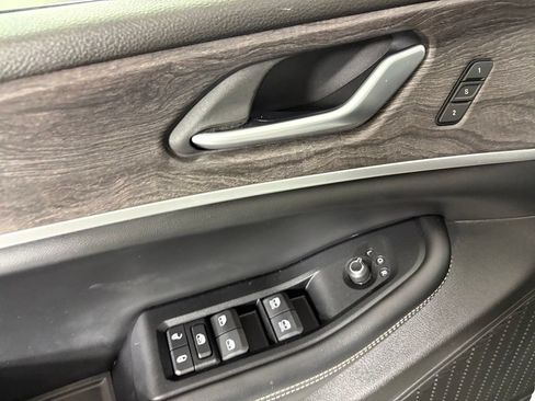 Used 2024 Jeep Grand Cherokee L Limited RWD image 25