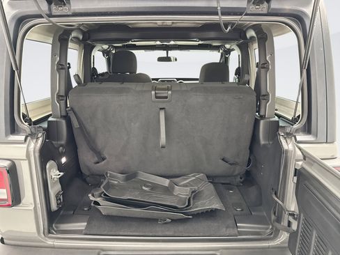 Used 2021 Jeep Wrangler Sport image 17