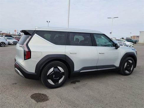 New 2026 Kia EV9 Wind image 2