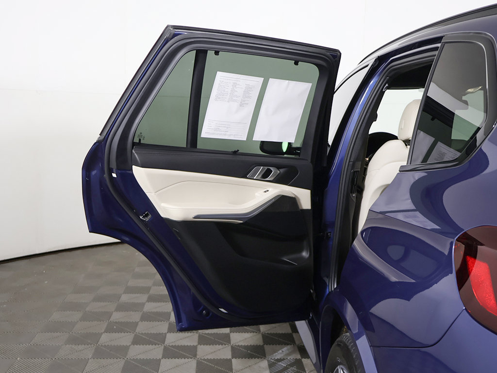 Used 2022 BMW X5 xDrive40i AWD/4WD image 25