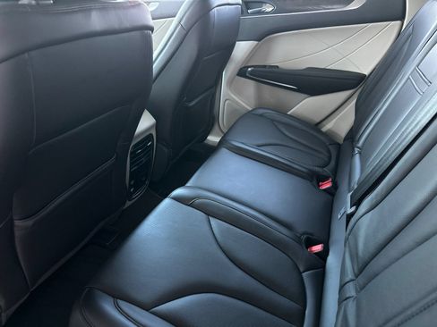 Used 2019 Lincoln MKC Reserve FWD image 12