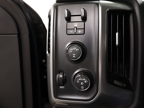 Used 2017 Chevrolet Silverado 1500 LT w/ LPO, Black Pack AWD/4WD image 18