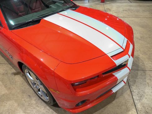 Used 2010 Chevrolet Camaro SS w/ Interior Accent Trim Package image 18
