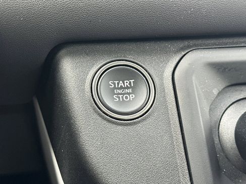 Used 2025 Land Rover Defender 110 S image 34