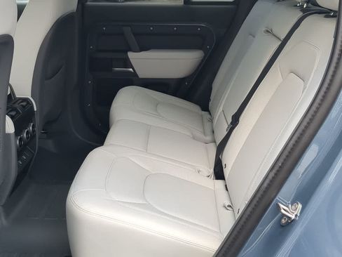 Certified 2025 Land Rover Defender 110 X-Dynamic SE AWD/4WD image 21