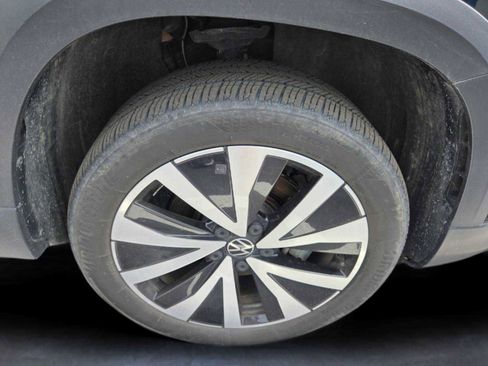 Used 2022 Volkswagen Taos SE image 18