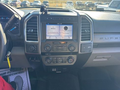 Used 2017 Ford F350 XLT image 3