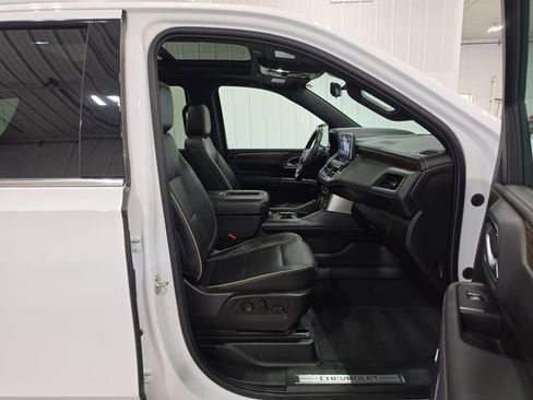 Used 2021 Chevrolet Tahoe Premier AWD/4WD image 31