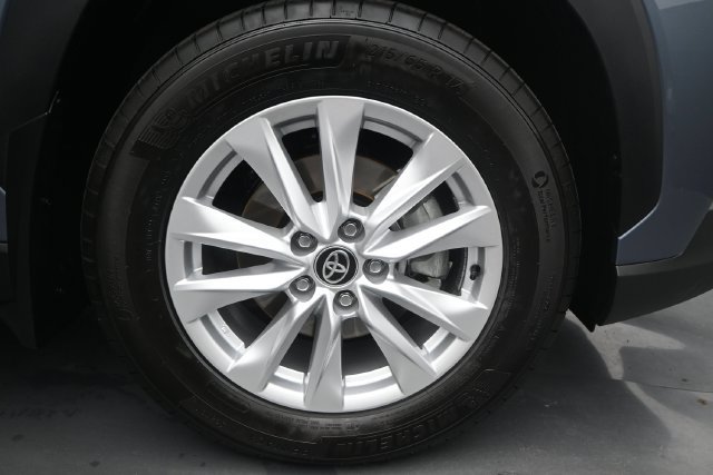Used 2026 Toyota Corolla Cross LE w/ Moonroof Package FWD image 16