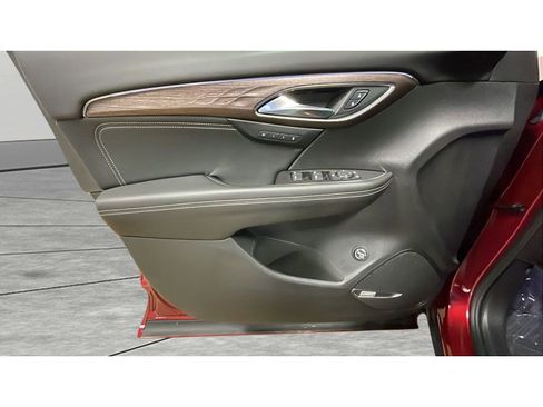 Used 2023 Buick Envision Avenir image 10