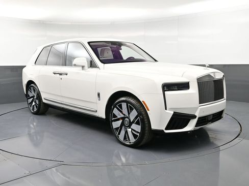 New 2026 Rolls-Royce Cullinan AWD/4WD image 10