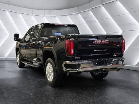 Used 2022 GMC Sierra 3500 SLT w/ X31 Off-Road Package image 4