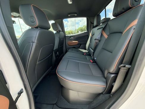 New 2026 GMC Canyon AT4 w/ AT4 Premium Package AWD/4WD image 17