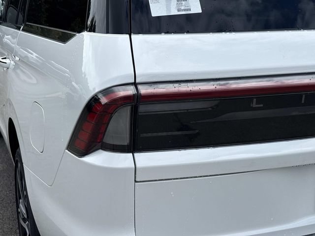 New 2027 Lincoln Navigator Black Label AWD/4WD image 11