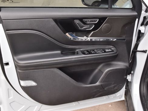 New 2026 Lincoln Corsair Premiere image 34