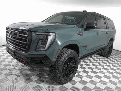 Used 2025 GMC Yukon XL AT4 Ultimate image 9