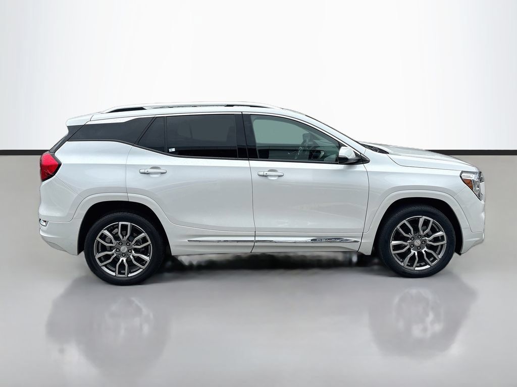 Used 2022 GMC Terrain Denali AWD/4WD image 4