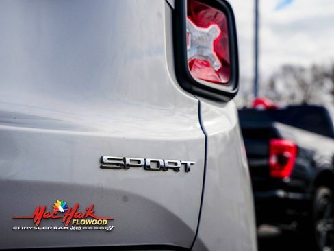Used 2019 Jeep Renegade Sport w/ Sport Appearance Group image 8