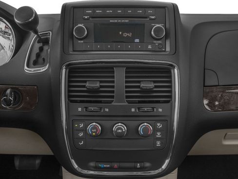 Used 2017 Dodge Grand Caravan SE FWD image 13