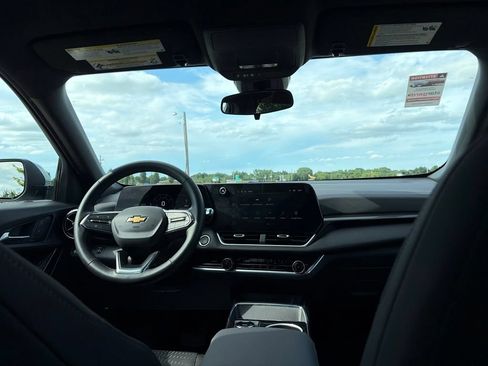 Used 2026 Chevrolet Equinox LT FWD image 35