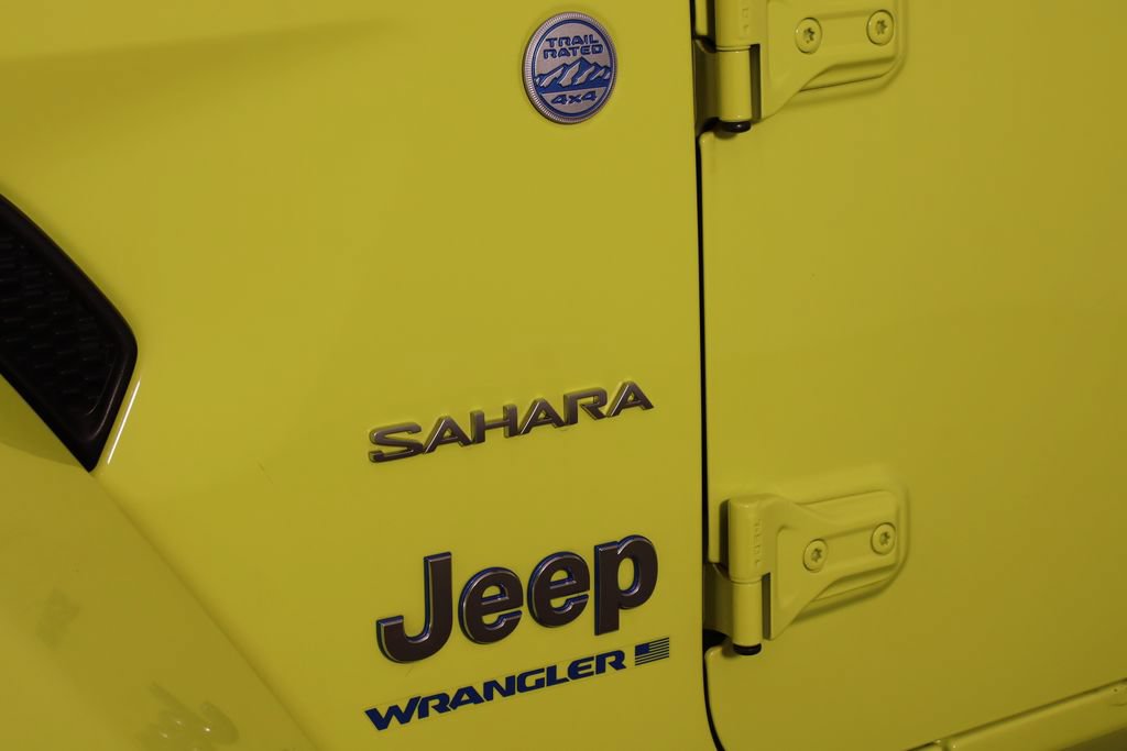 Used 2023 Jeep Wrangler Unlimited Sahara w/ Cold Weather Group AWD/4WD image 38