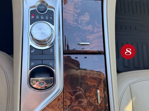 Used 2011 Jaguar XF image 15