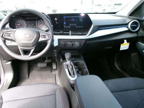 New 2026 Chevrolet Trax LS w/ LS Convenience Package FWD image 13