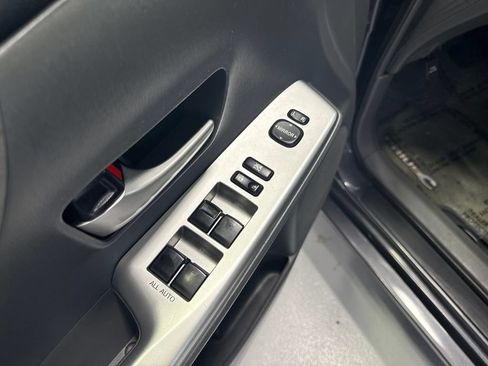 Used 2014 Toyota Prius V Three FWD image 11