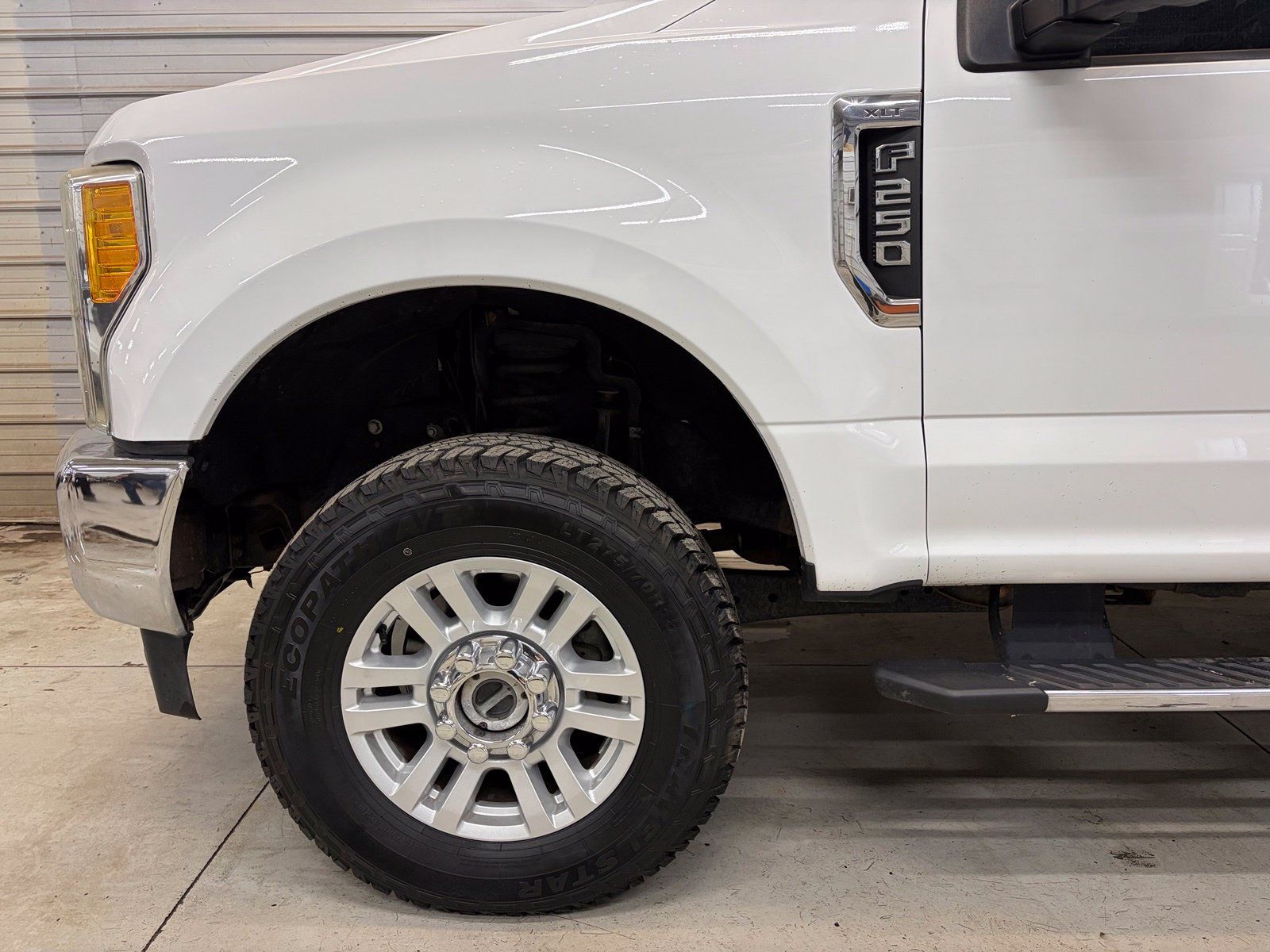 Used 2017 Ford F250 XLT w/ XLT Value Package AWD/4WD image 4