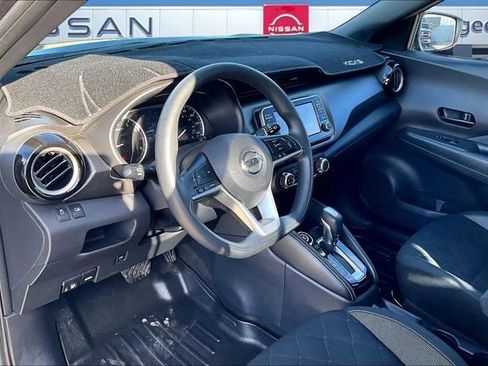 Used 2019 Nissan Kicks S image 14