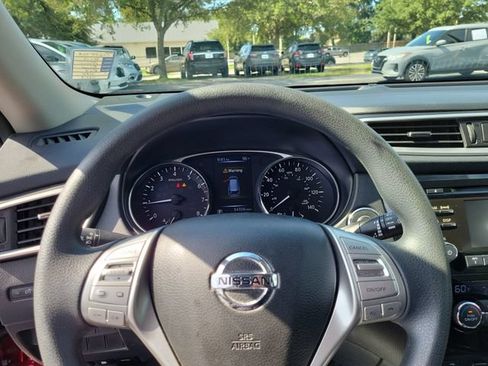 Used 2016 Nissan Rogue SV FWD image 24