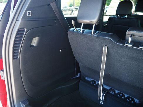 New 2025 Chrysler Voyager LX image 9