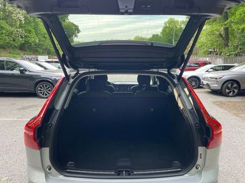 Certified 2023 Volvo XC60 B5 Plus AWD/4WD image 16