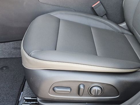 New 2026 Chevrolet Trax ACTIV w/ Sunroof Package image 26