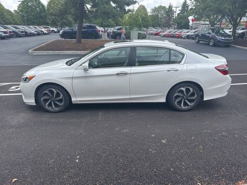 Used 2016 Honda Accord EX image 10