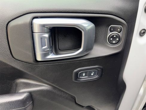 Used 2022 Jeep Wrangler Unlimited Sport image 30