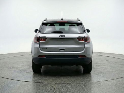 Used 2025 Jeep Compass Trailhawk image 7