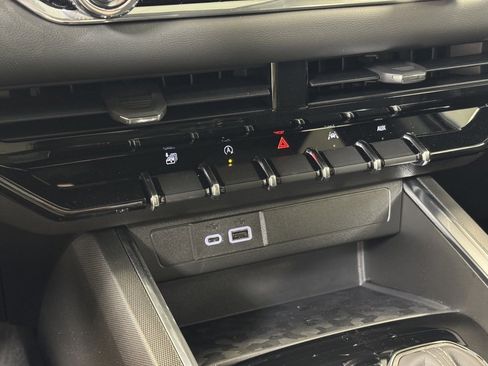 New 2026 GMC Canyon Elevation w/ Convenience Package image 35