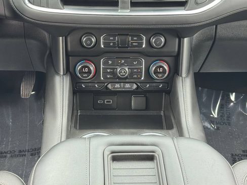 Used 2022 Chevrolet Suburban Z71 AWD/4WD image 14