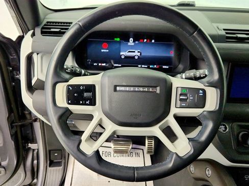 Used 2023 Land Rover Defender 110 S image 17