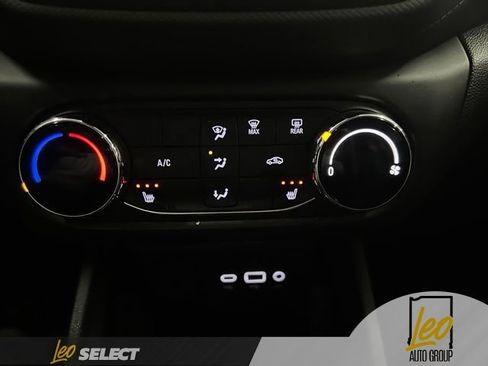 Used 2022 Chevrolet TrailBlazer LT FWD image 25